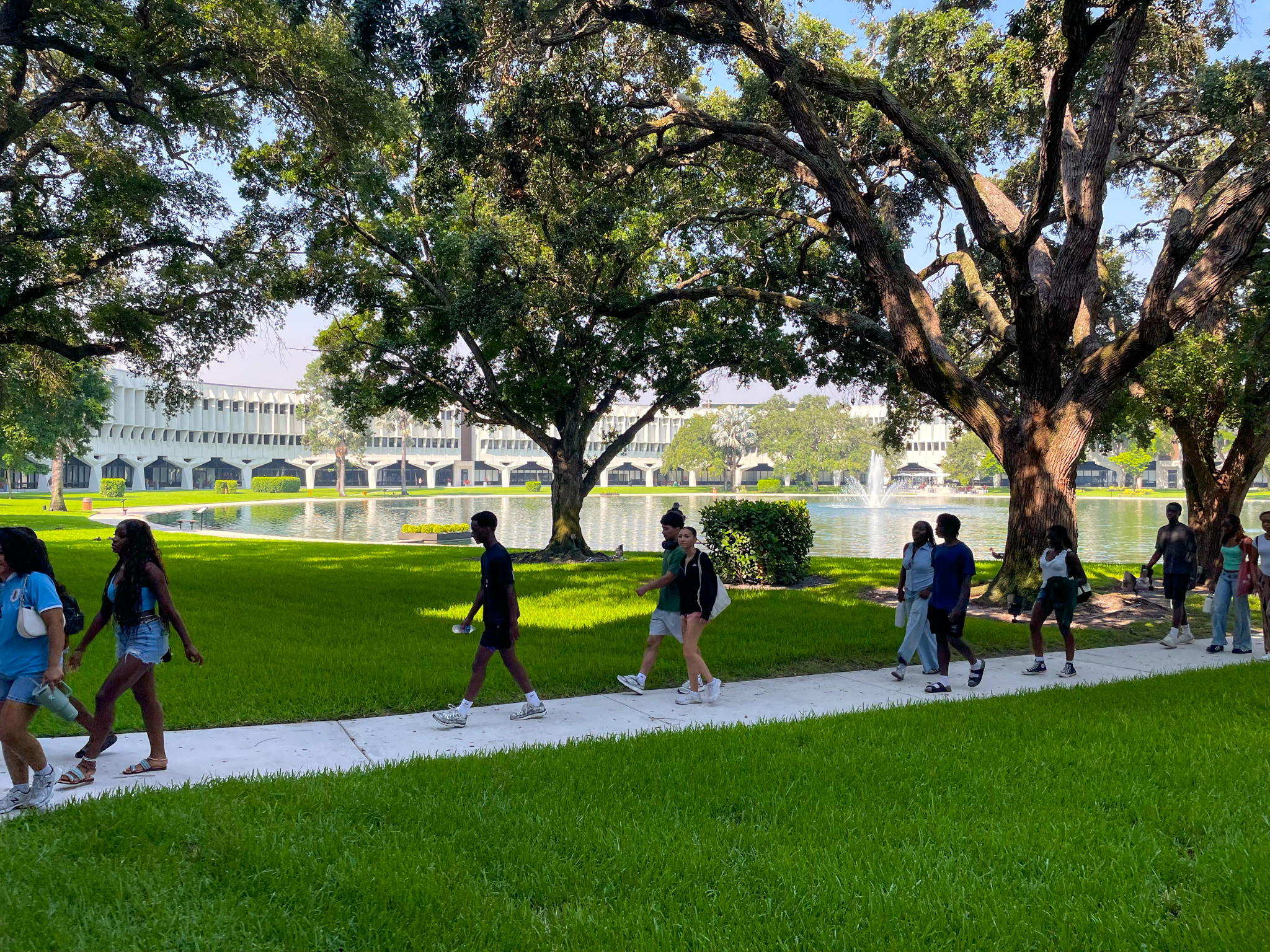achievers on college tour
